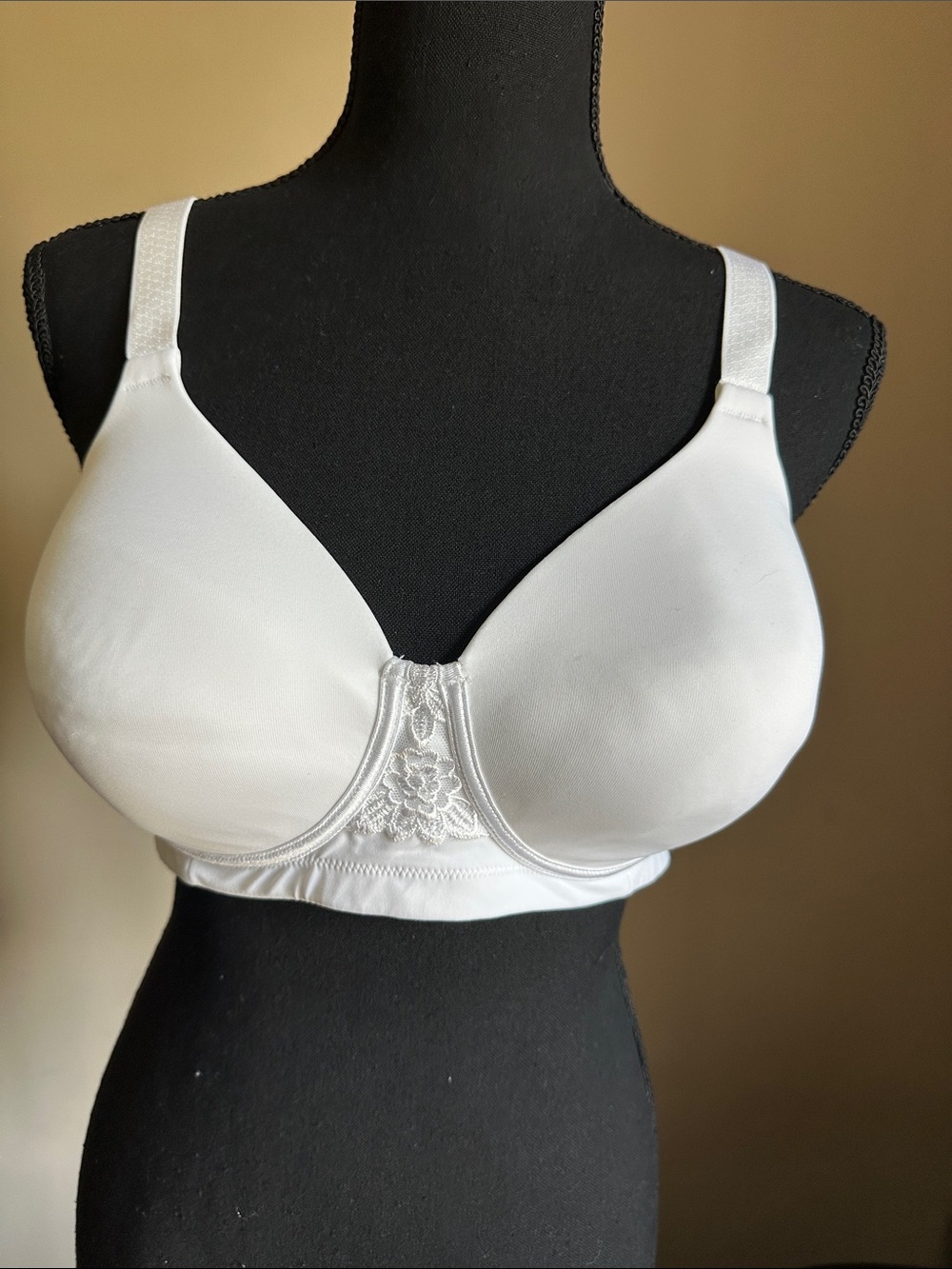 Vanity Fair White Smooth Support Bra (NO underwire)